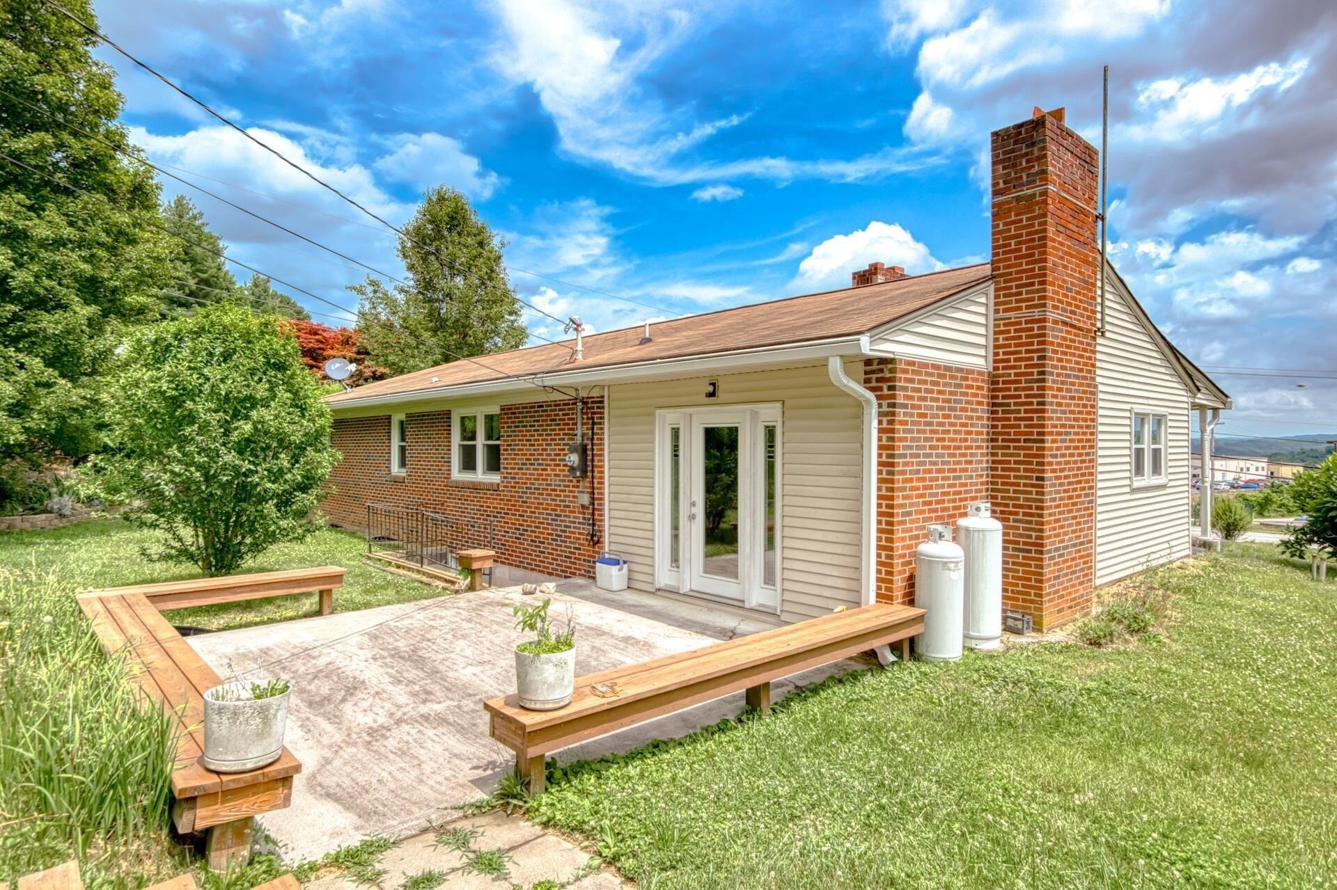 3900 S Main St, Blacksburg, VA 24060 Office for Sale