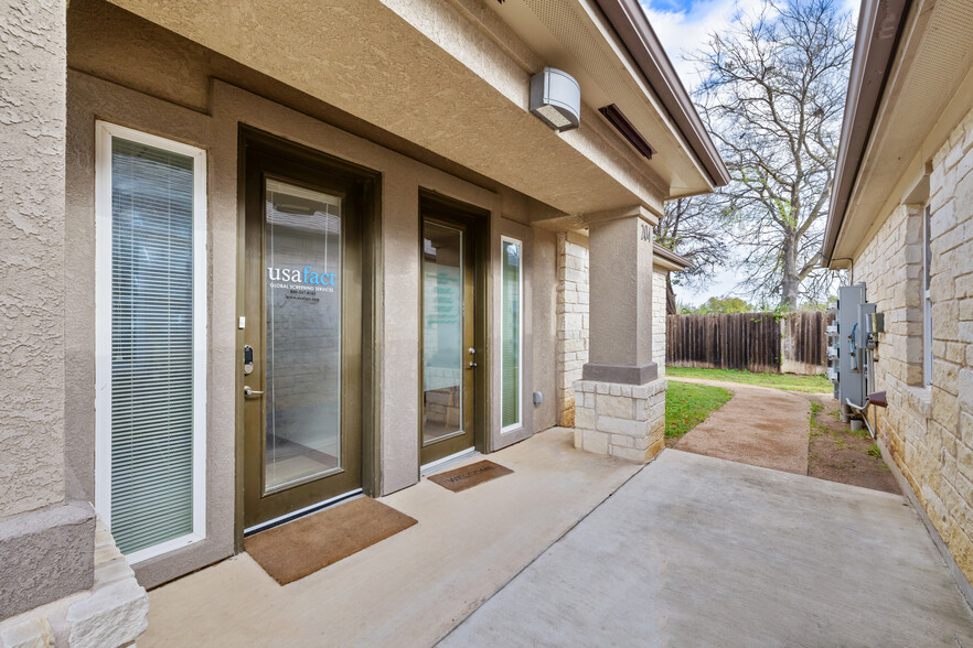 1508 Dessau Ridge Ln, Austin, TX for sale - Building Photo - Image 3 of 15