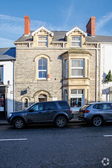 89 Eastgate, Cowbridge for sale - Primary Photo - Image 1 of 1