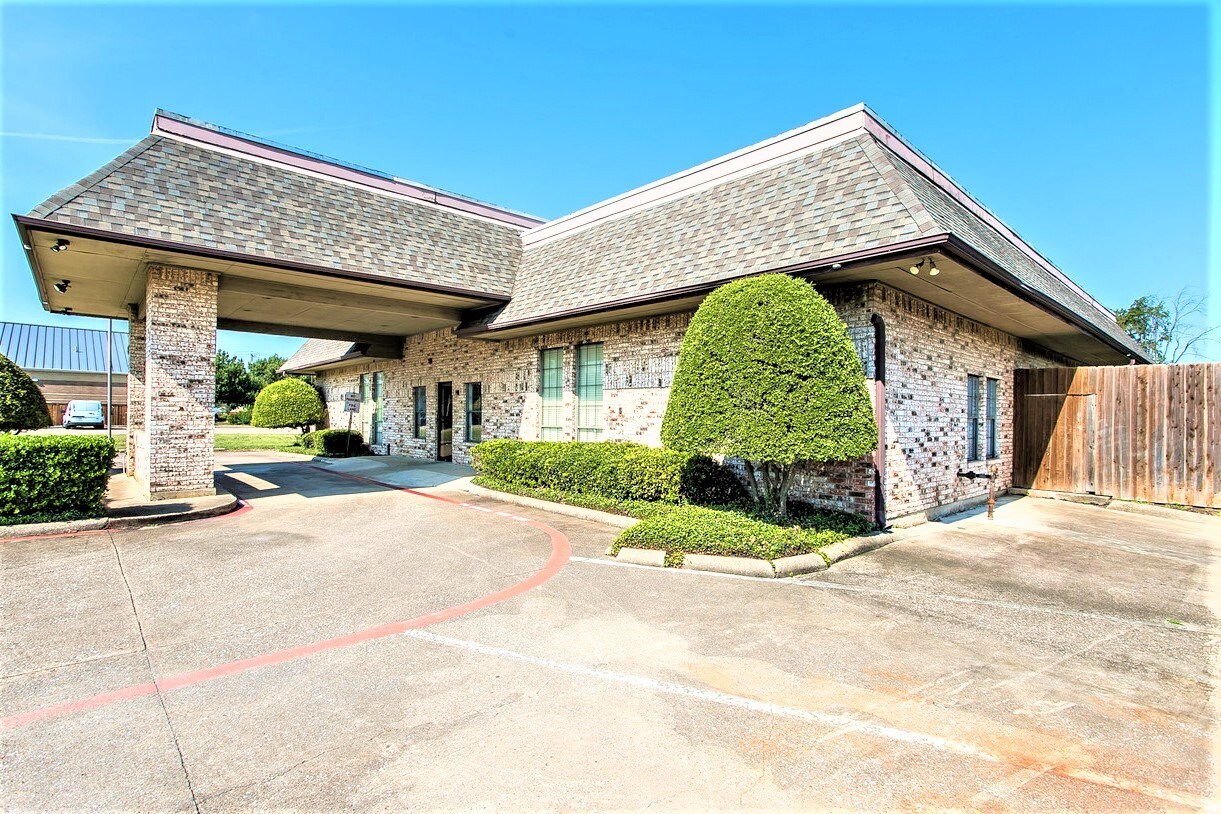 449 Kingsbridge Dr, Garland, TX 75040