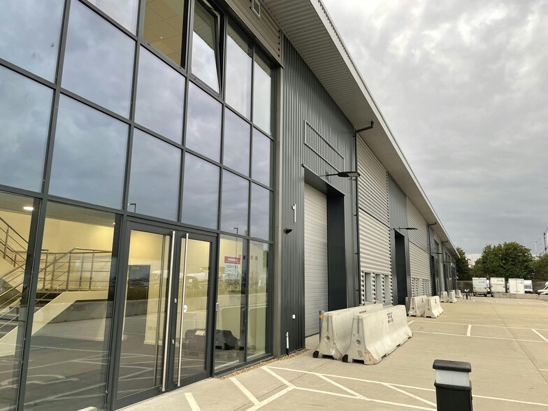 Concord Rd, London for lease - Building Photo - Image 2 of 19