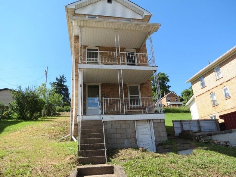 407 3rd St, Marianna, PA 15345