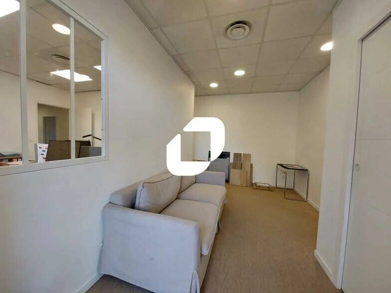 Office in Jacou for lease - Building Photo - Image 2 of 32