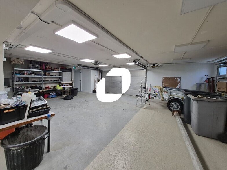 Flex in Champlan for lease - Interior Photo - Image 2 of 15