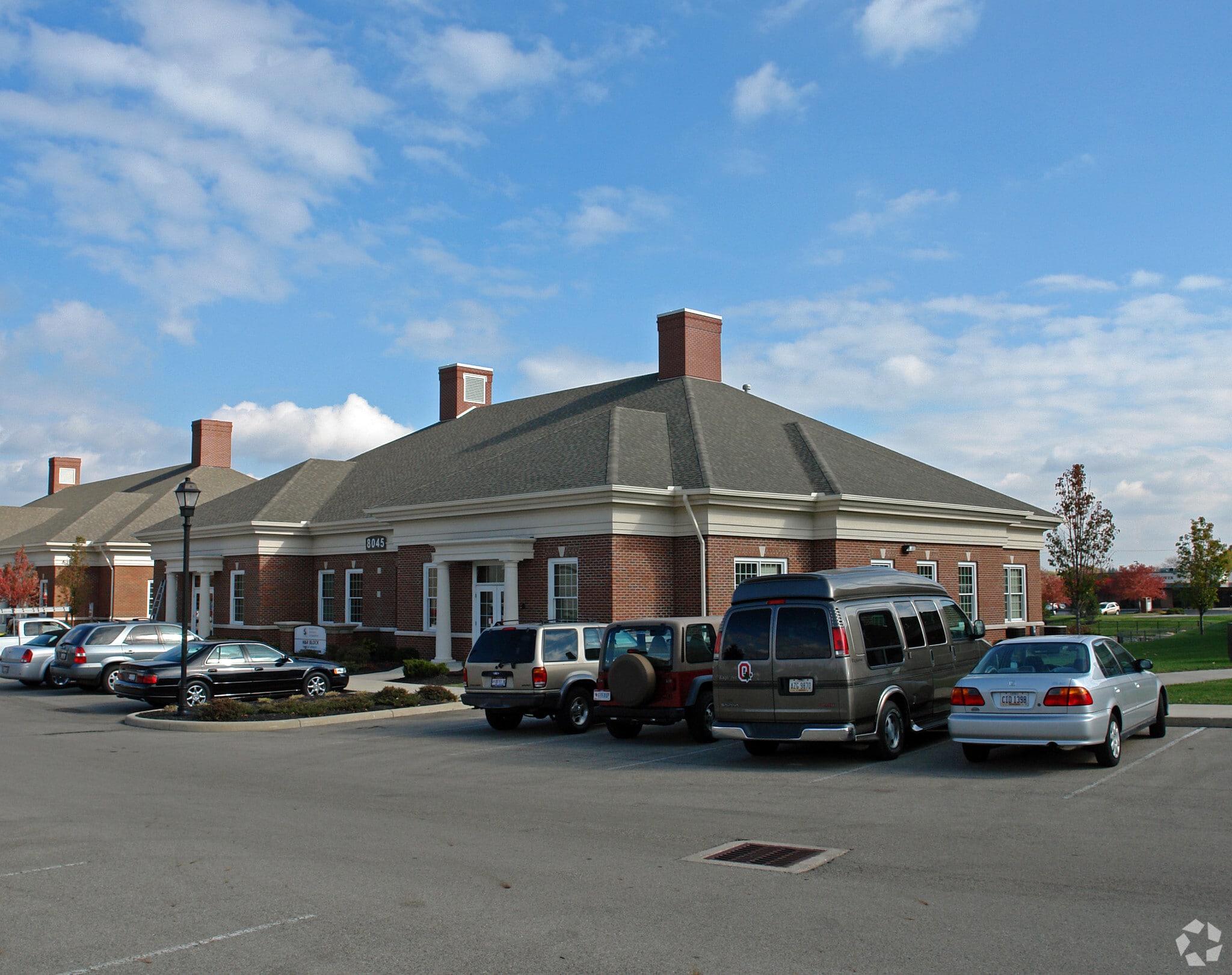 8045 Washington Village Dr, Dayton, OH for sale Primary Photo- Image 1 of 12