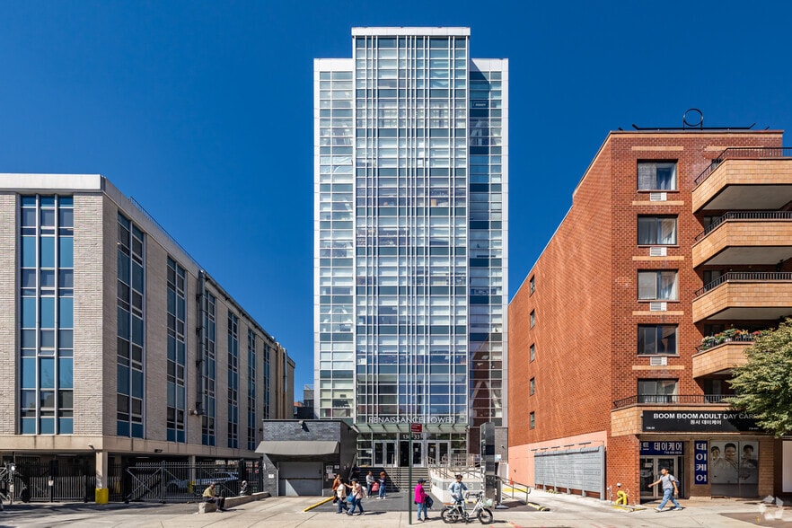 136-33 37th Ave, Flushing, NY for sale - Building Photo - Image 2 of 4