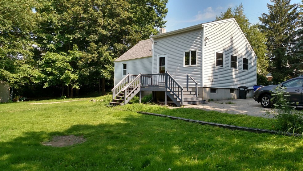 25 Hampton Rd, Exeter, NH 03833