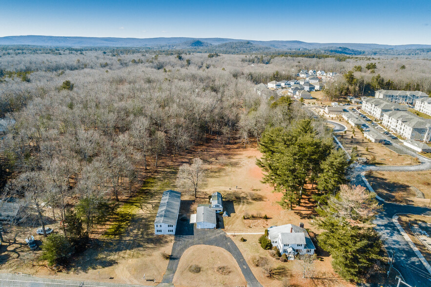 81 Salmon Brook St, Granby, CT for sale - Building Photo - Image 1 of 1