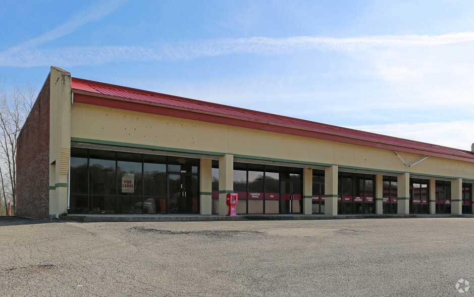 1030-1068 Upper Valley Pike, Springfield, OH for lease - Building Photo - Image 2 of 5