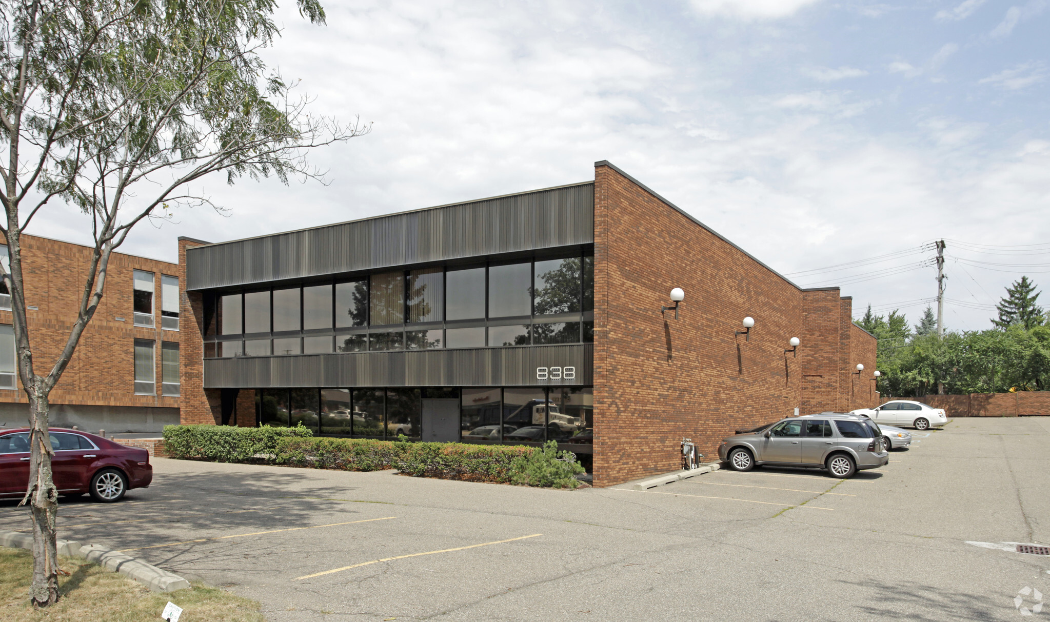 838 W Long Lake Rd, Bloomfield Hills, MI for sale Building Photo- Image 1 of 1