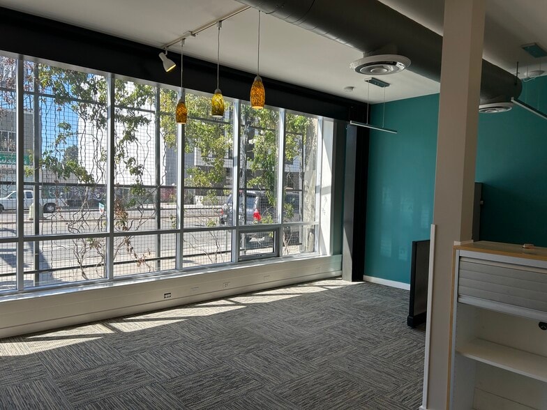 3820 Broadway, Oakland, CA for lease - Building Photo - Image 3 of 29