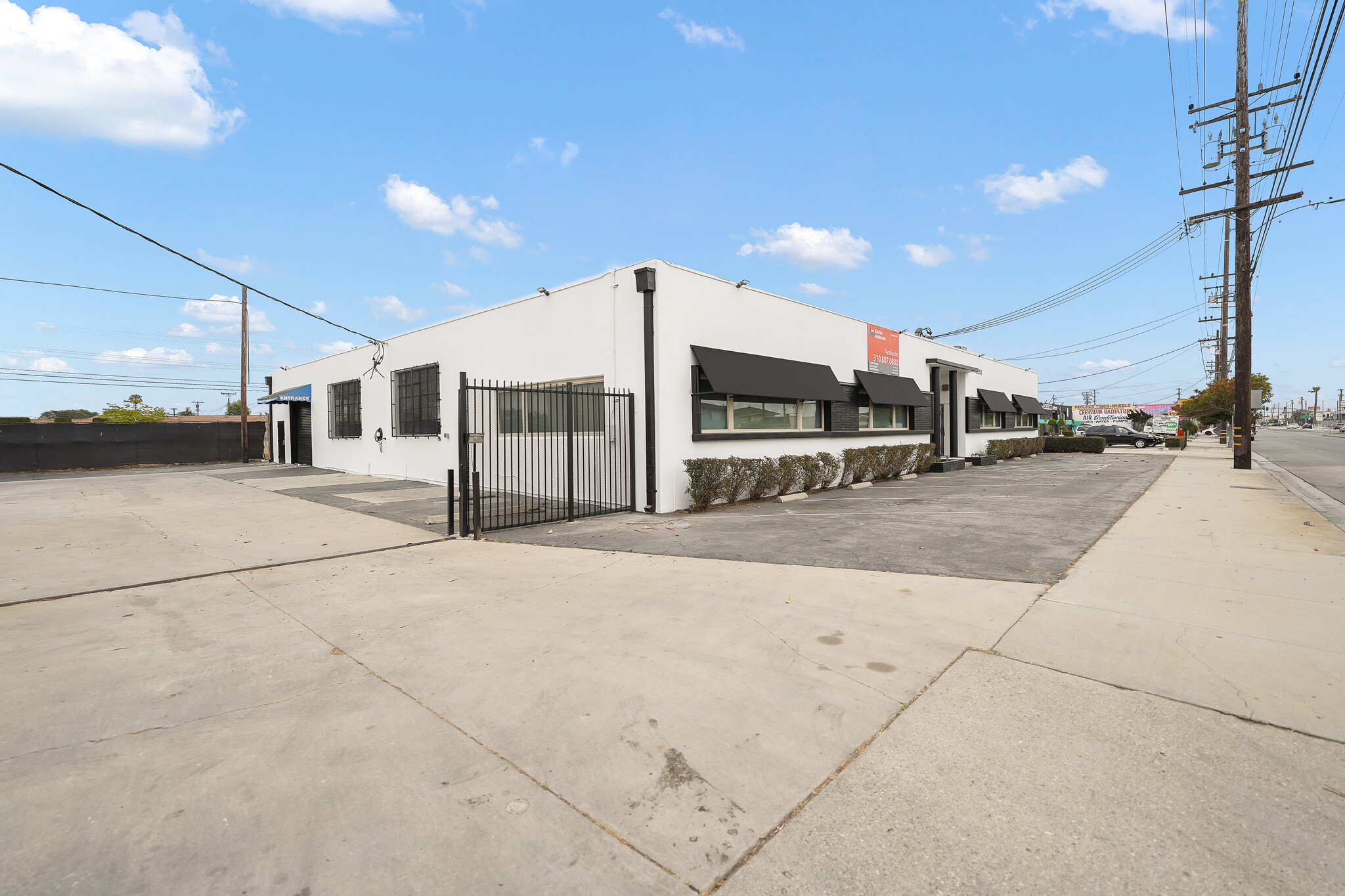 13214 Crenshaw Blvd, Gardena, CA for lease Building Photo- Image 1 of 16