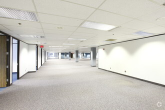 3310 W Big Beaver Rd, Troy, MI for lease Interior Photo- Image 2 of 7