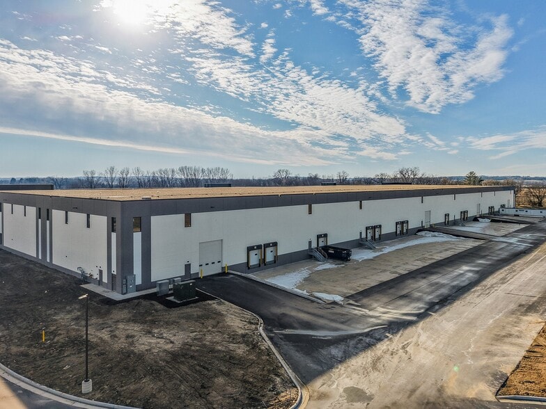 4420 Daentl Rd, Deforest, WI for lease - Building Photo - Image 3 of 6