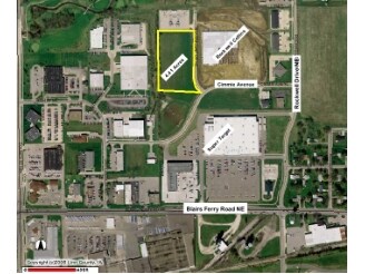 Ridgemont Dr NE, Cedar Rapids, IA for sale - Primary Photo - Image 1 of 1