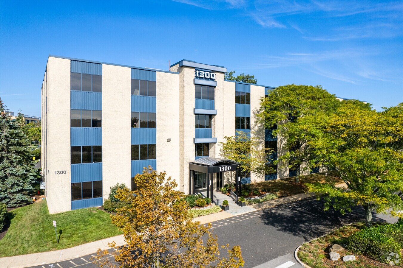 1300 Virginia Dr, Fort Washington, PA 19034