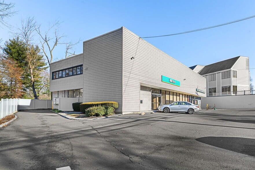 1155 E Putnam Ave, Riverside, CT for lease - Building Photo - Image 1 of 3