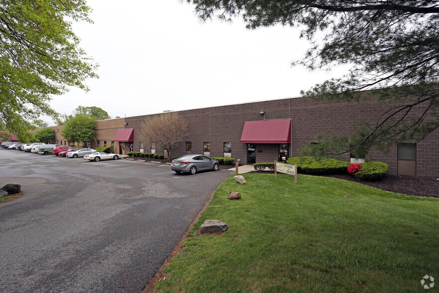 300 Turner Industrial Way, Aston, PA for lease - Building Photo - Image 3 of 8