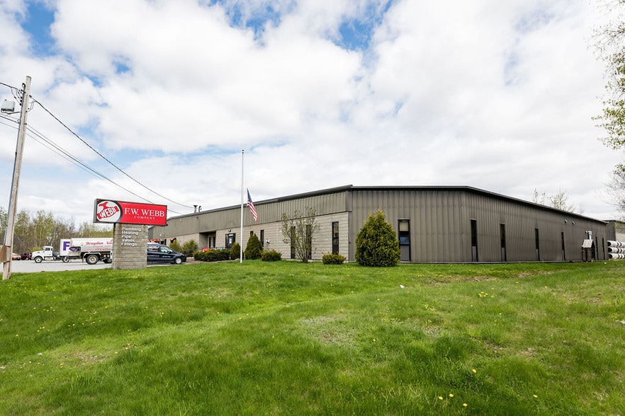 67 Target Cir, Bangor, ME for sale - Primary Photo - Image 1 of 1