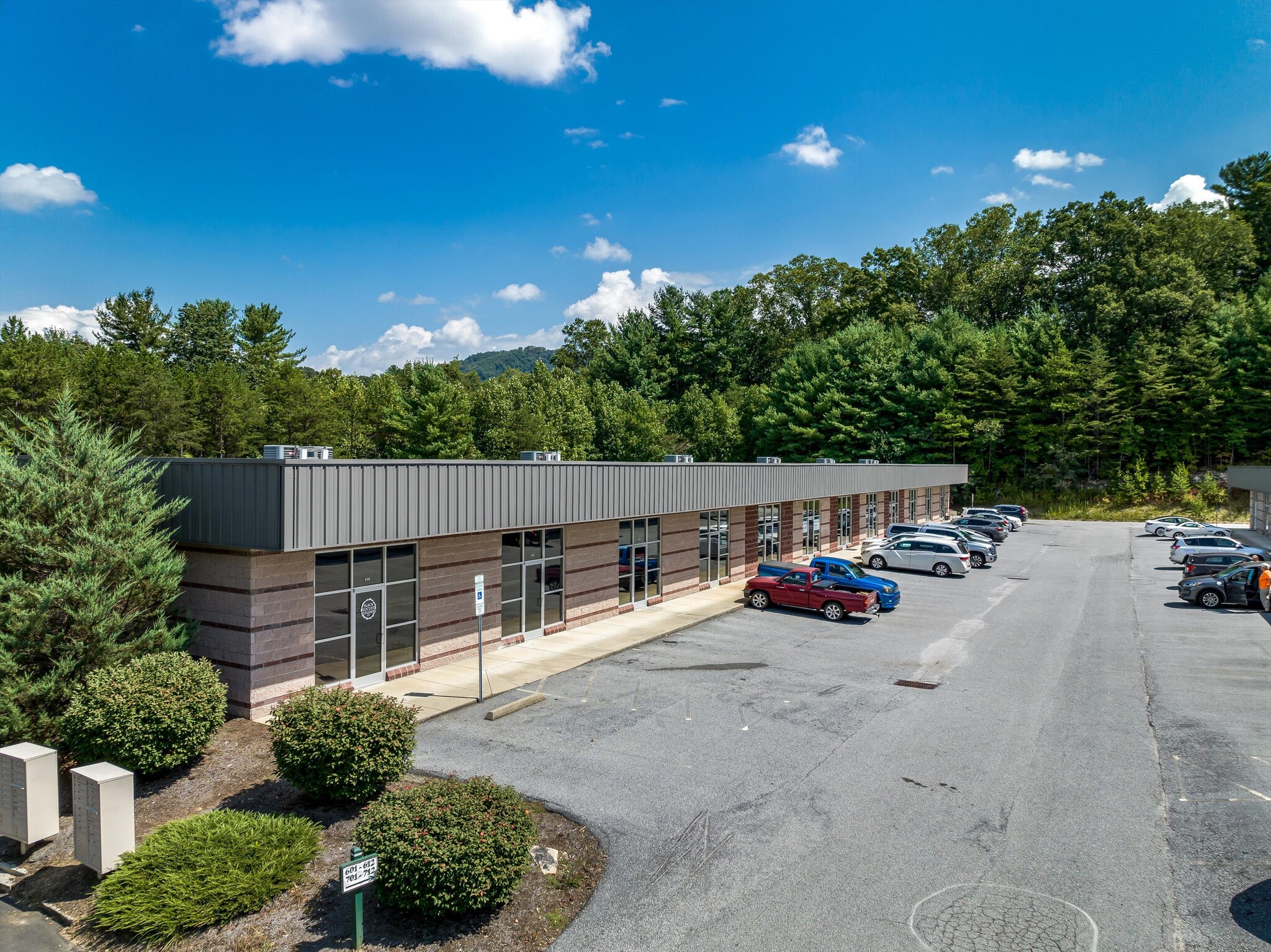 100 Elk Park Dr, Asheville, NC for sale Building Photo- Image 1 of 1