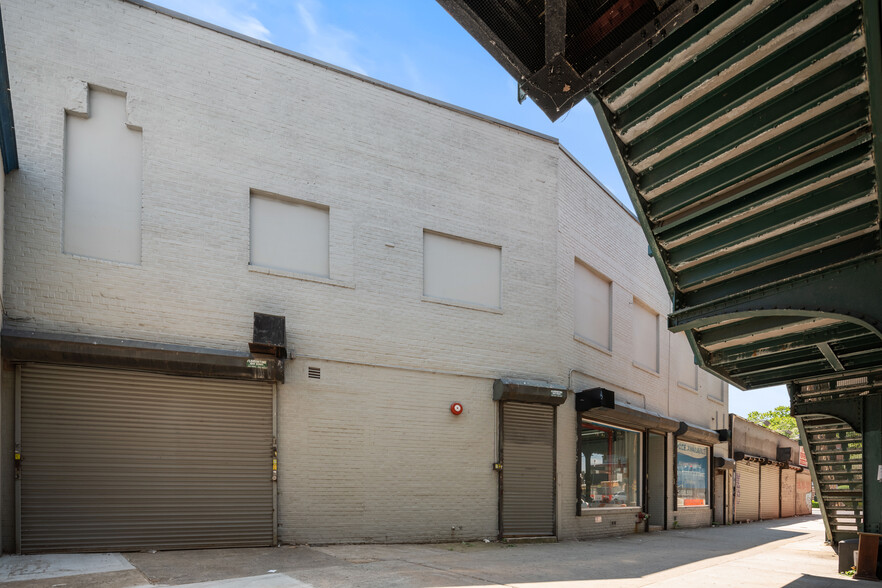 2067 McDonald Ave, Brooklyn, NY for lease - Building Photo - Image 2 of 14