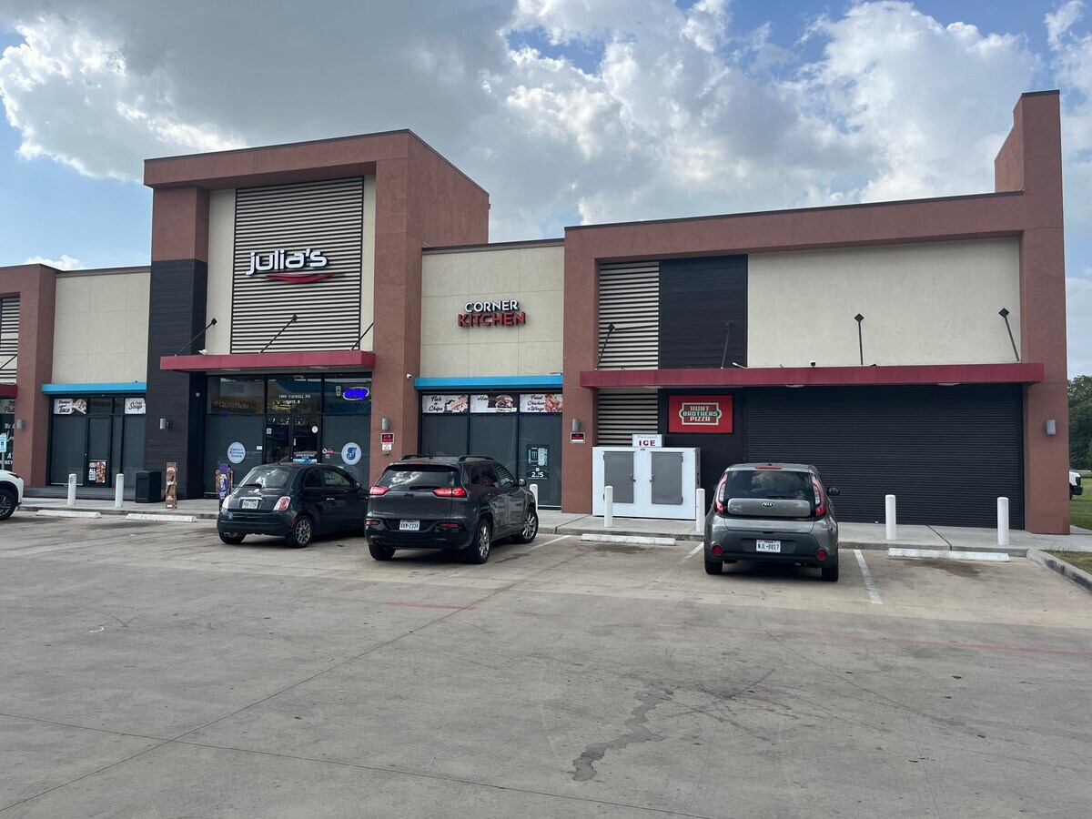 7989 Tidwell Rd, Houston, TX 77028