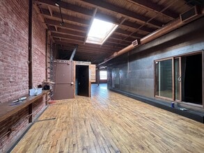 1917 Bay St, Los Angeles, CA for lease Building Photo- Image 1 of 13