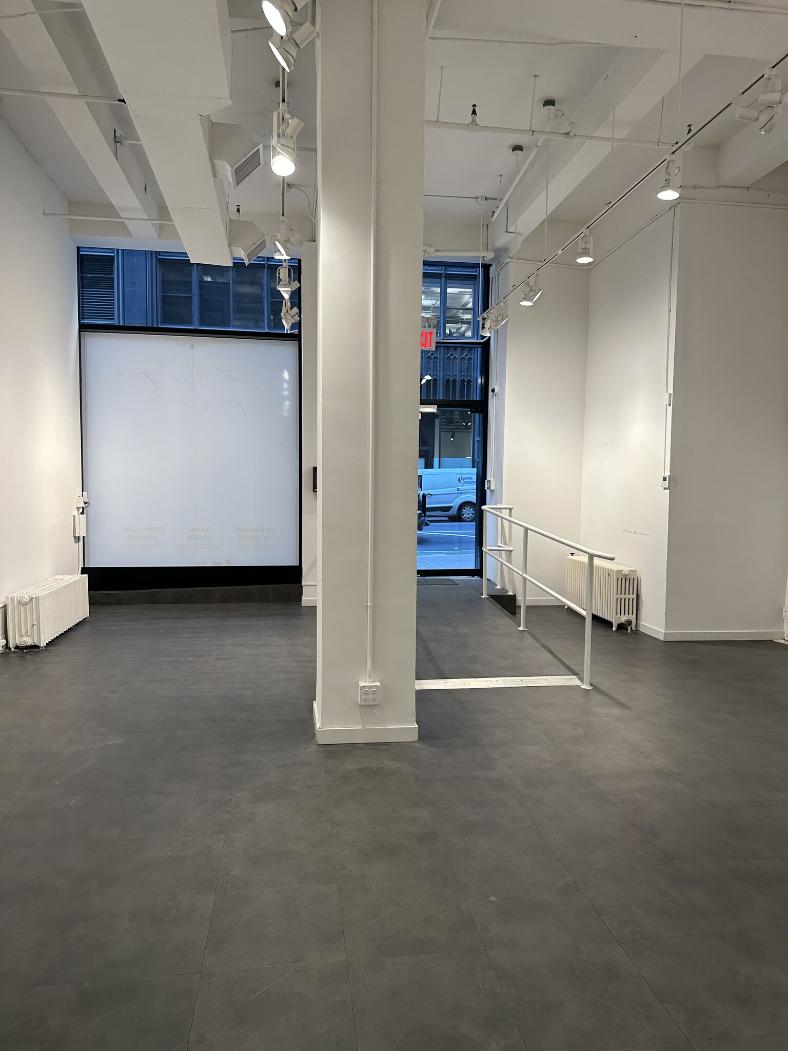 214 W 39th St, New York, NY for lease Interior Photo- Image 1 of 3