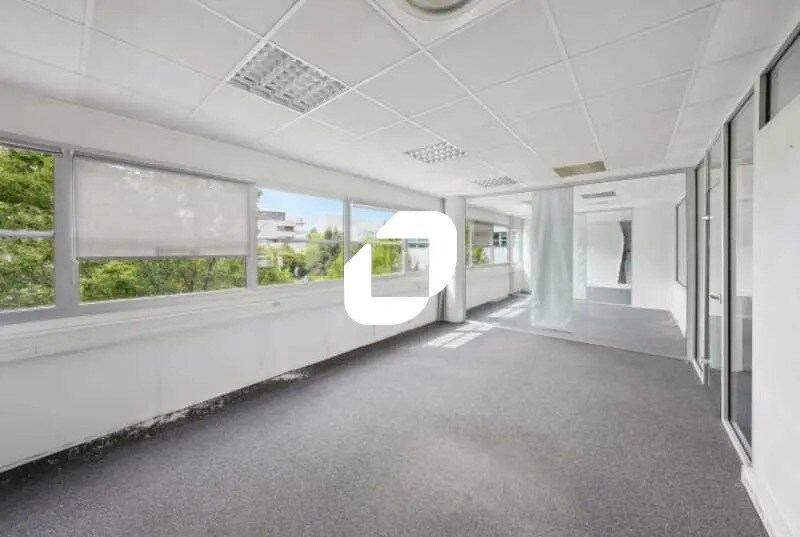 Office in Bordeaux for lease - Building Photo - Image 3 of 21
