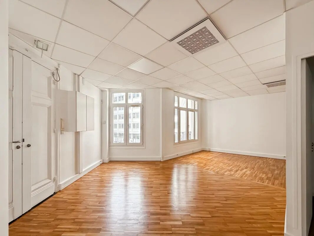 Office in Paris for lease Building Photo- Image 1 of 9