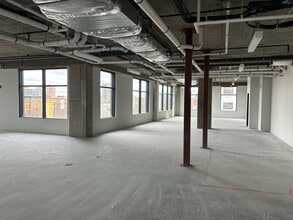 32 Oakland Ave, Jersey City, NJ for lease Interior Photo- Image 1 of 3