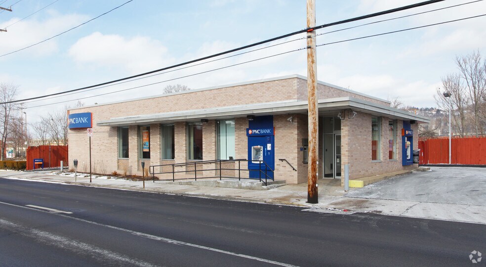 925 4th Ave, Coraopolis, PA for sale - Primary Photo - Image 1 of 1