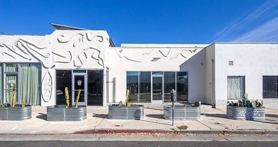 8325-8327 Beverly Blvd, Los Angeles, CA for lease - Building Photo - Image 1 of 10