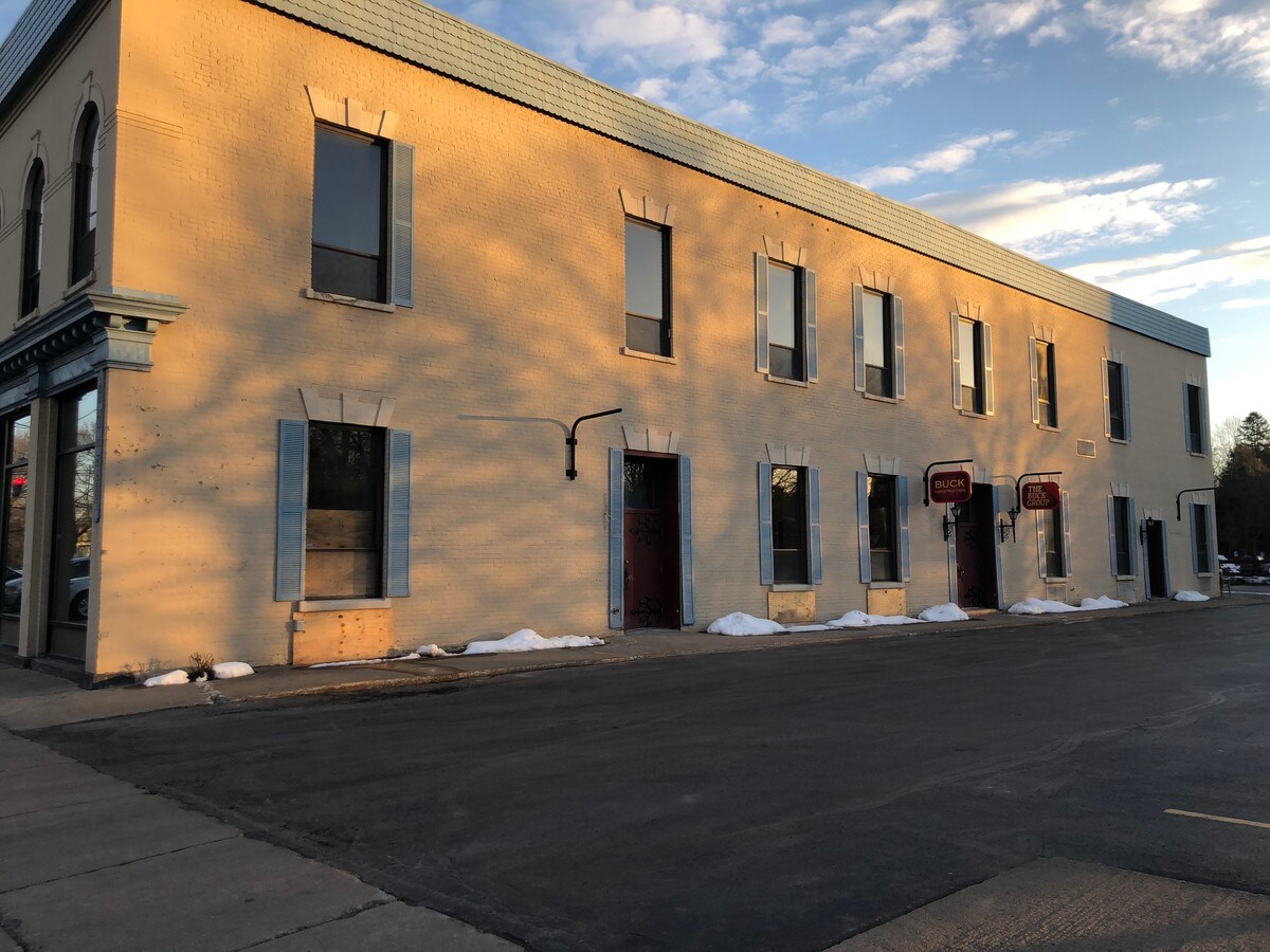 105 Main St, Whitesboro, NY 13492