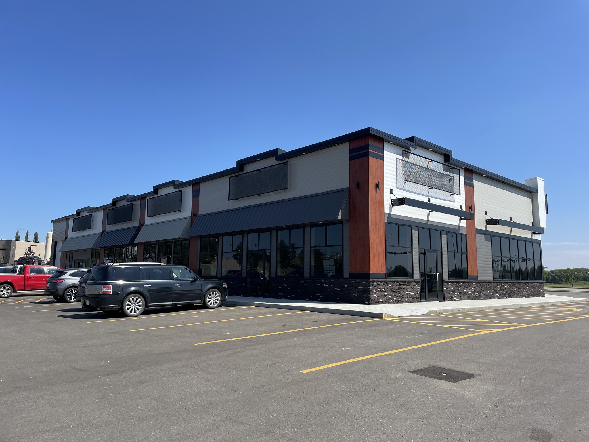 4487 Broadway Ave, Blackfalds, AB for lease Building Photo- Image 1 of 4