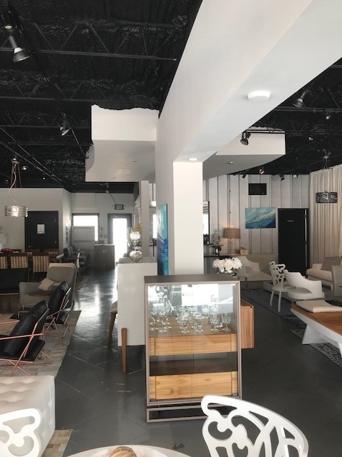 3556 N Ocean Blvd, Fort Lauderdale, FL for sale - Interior Photo - Image 2 of 5