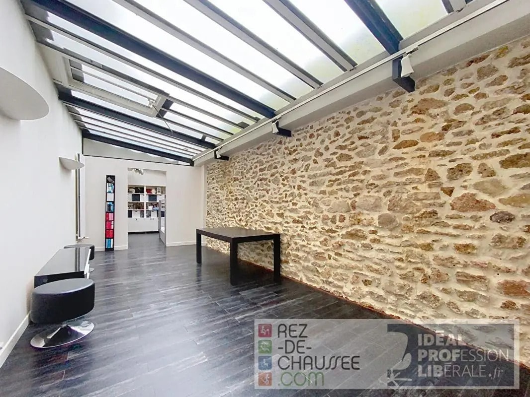 Multifamily in Paris for sale Interior Photo- Image 1 of 7