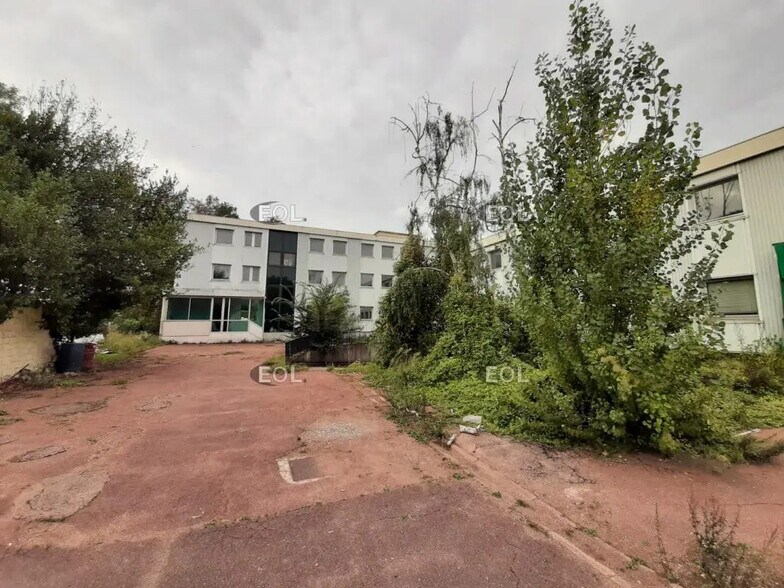 Flex in Saint-Maur-des-Fossés for lease - Building Photo - Image 3 of 12