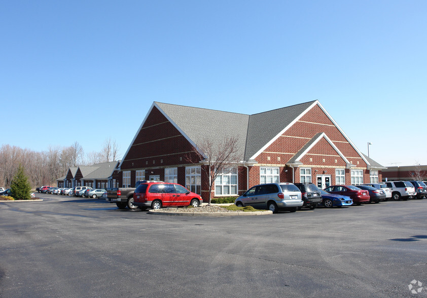 2181 E Aurora Rd, Twinsburg, OH for lease - Primary Photo - Image 1 of 11