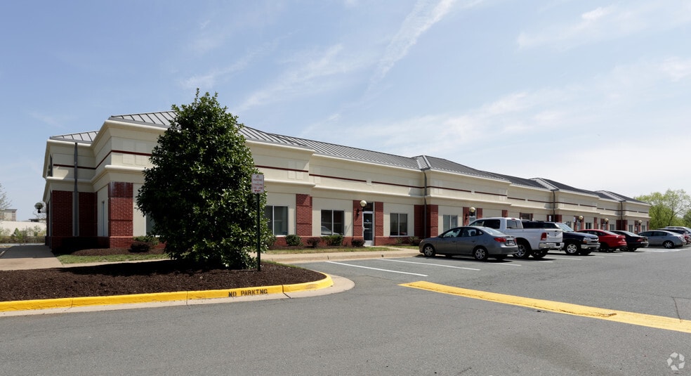 1221-1239 Central Park Blvd, Fredericksburg, VA for lease - Building Photo - Image 1 of 5