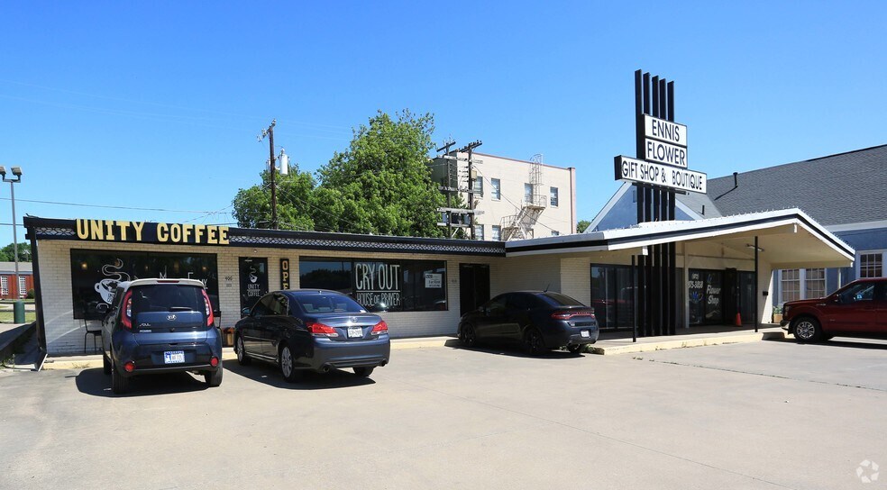 402 W Ennis Ave, Ennis, TX 75119