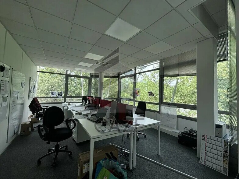 Office in Pessac for lease - Interior Photo - Image 1 of 6
