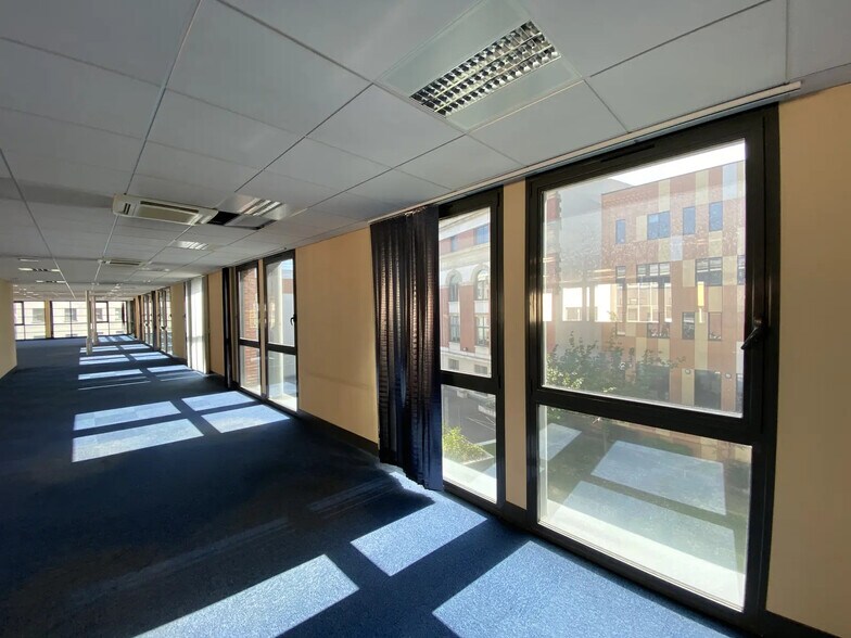 Office in Reims for lease - Interior Photo - Image 3 of 4
