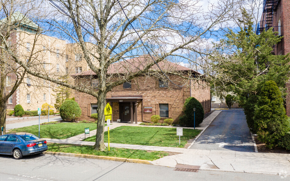 137 Summit Ave, Summit, NJ for sale - Primary Photo - Image 1 of 1