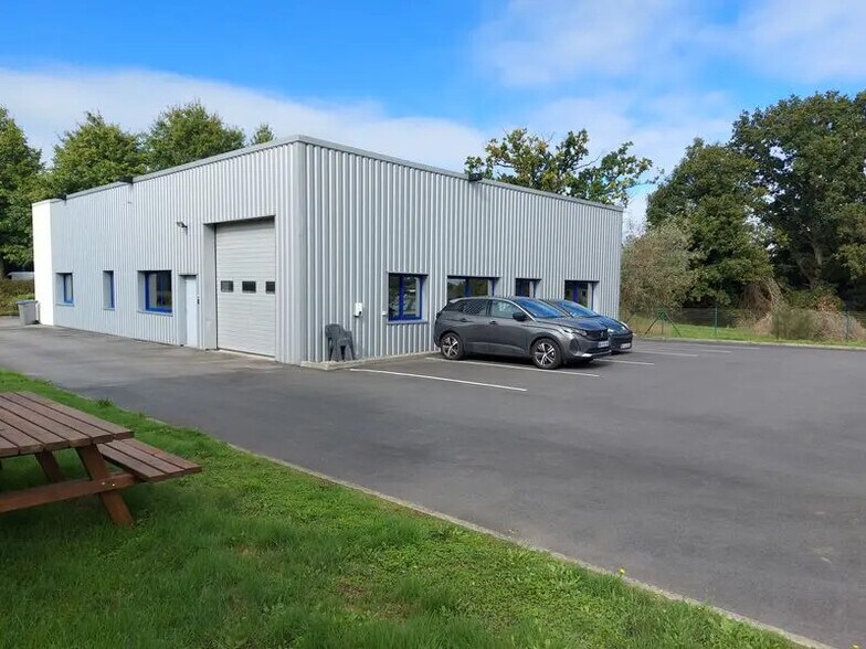 Flex in Treillières for lease - Building Photo - Image 2 of 6