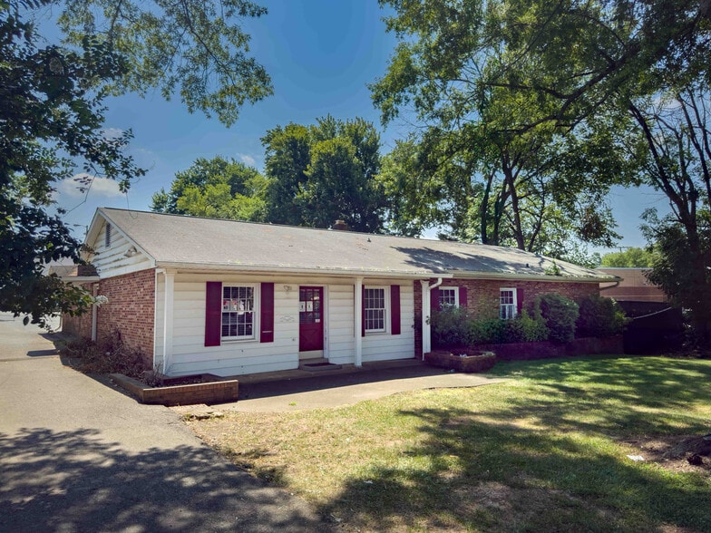 6916 Harrisburg Rd, Charlotte, NC for sale - Building Photo - Image 2 of 12