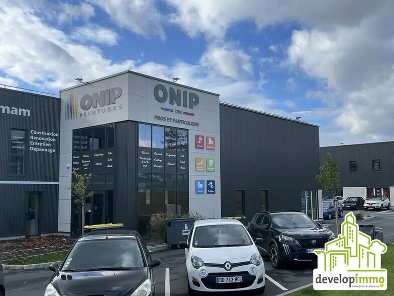 Flex in Cormelles-le-Royal for sale - Building Photo - Image 1 of 7