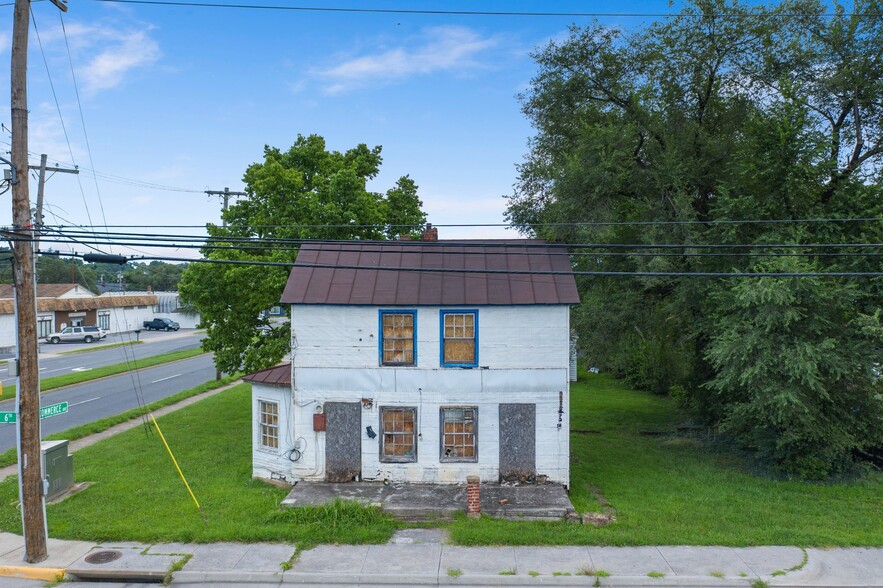 202 E 6th St, Front Royal, VA for sale - Building Photo - Image 2 of 7