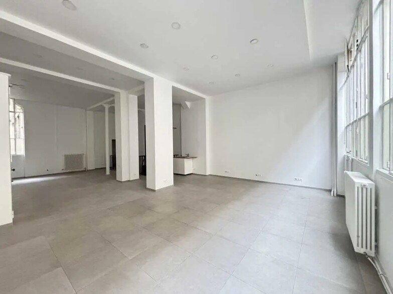 Office in Paris for lease - Interior Photo - Image 3 of 6