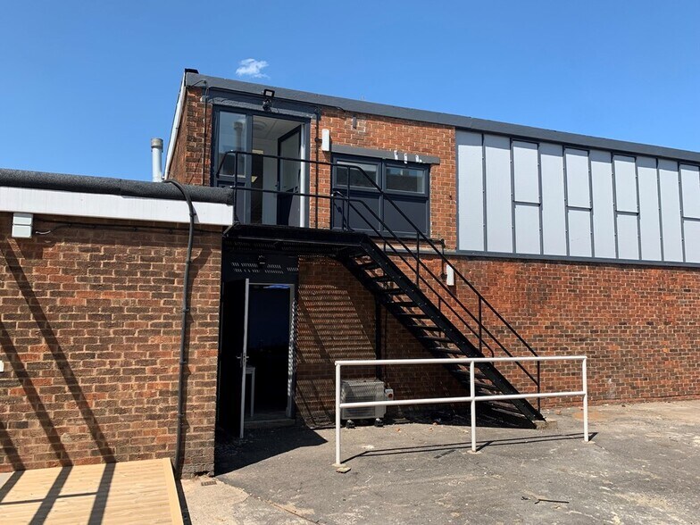 2 Private Rd, Nottingham for sale - Building Photo - Image 1 of 1